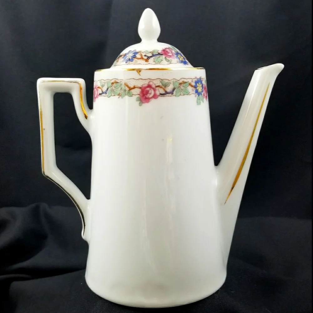 VINTAGE VICTORIA AUSTRIA PORCELAIN TEAPOT HAND PAINTED GOLD TRIM